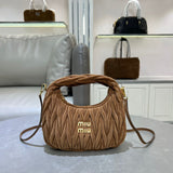 Bolsa Miu Miu Wander Matelassé Suede Hobo Bag