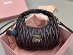 BOLSA Miu Miu Wander Matelasse Nappa Leather Hobo Bag wine purple