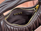 BOLSA Miu Miu Wander Matelasse Nappa Leather Hobo Bag wine purple
