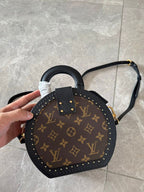 Bolsa Louis Vuitton Boîte Chapeau