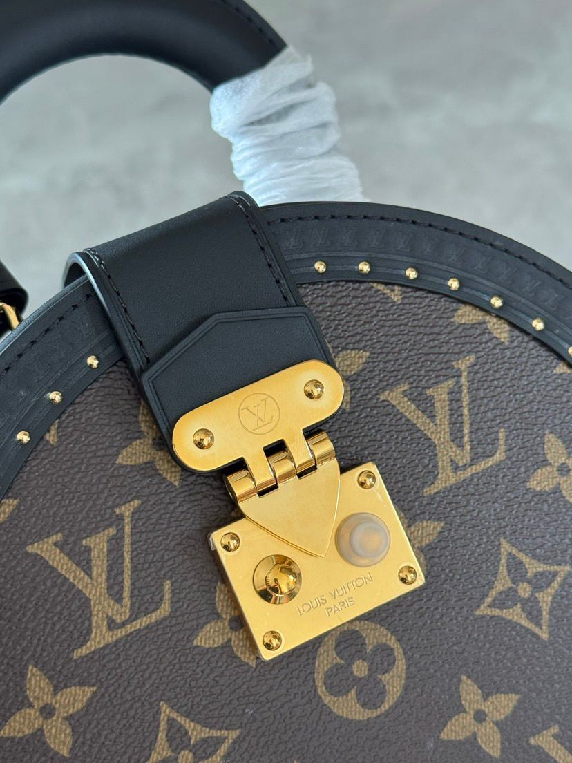 Bolsa Louis Vuitton Boîte Chapeau