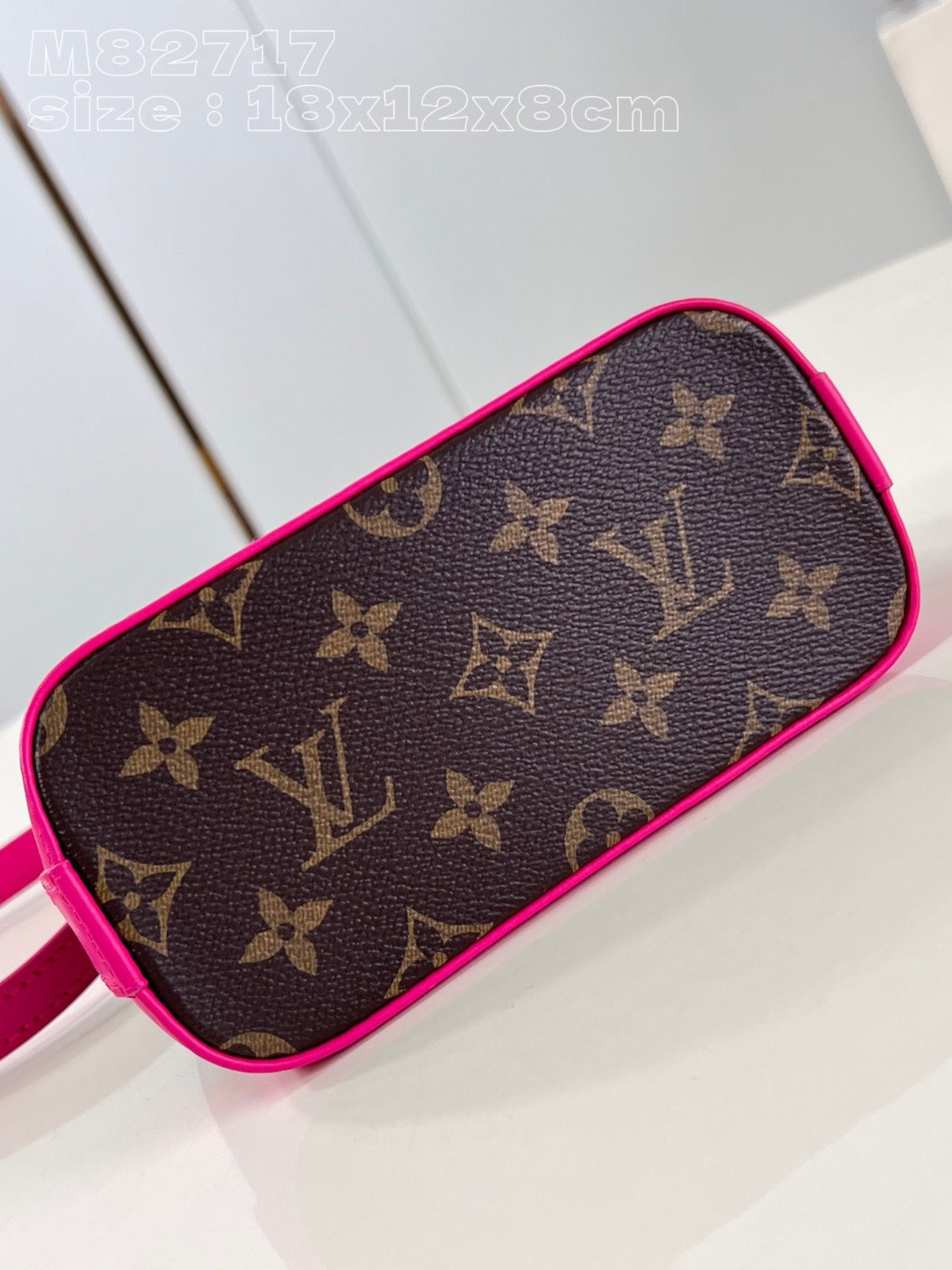 LV Alma Nano em canvas Monogram Pink
