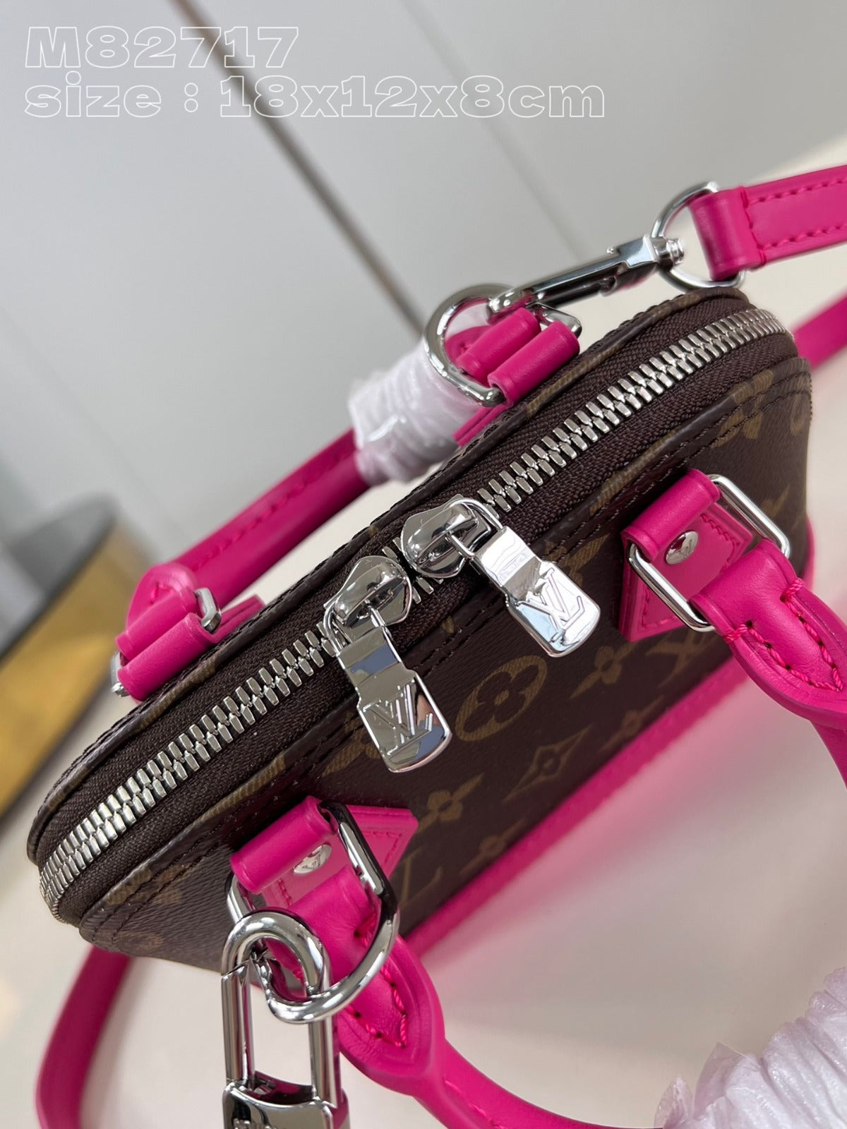 LV Alma Nano em canvas Monogram Pink