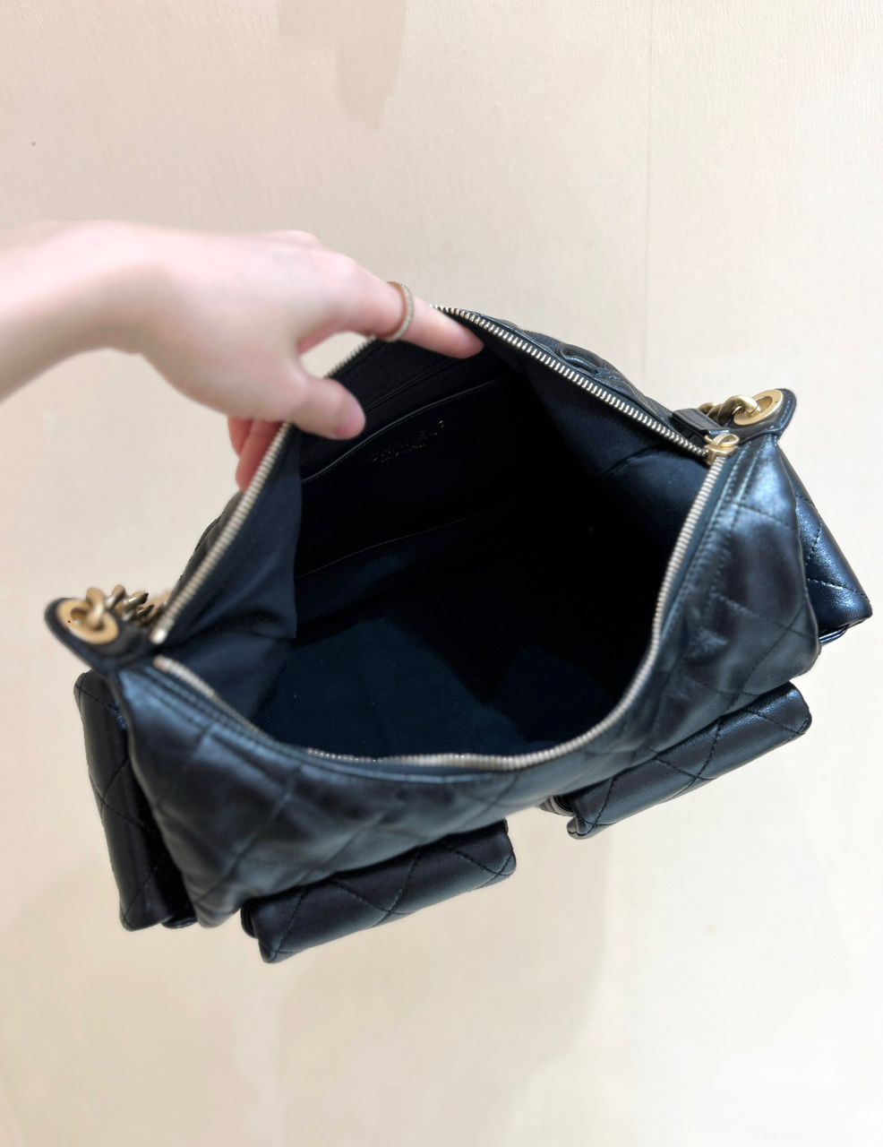 Chanel Hobo Cruise 25