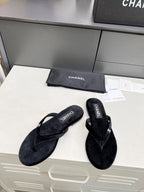 Chanel Chinelo Veludo Preto