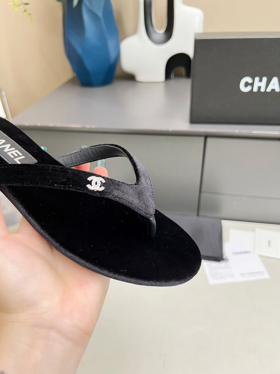 Chanel Chinelo Veludo Preto