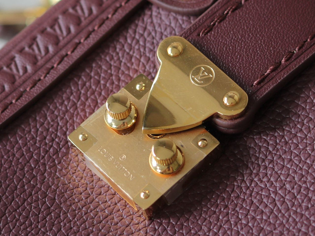 Louis Vuitton Side Trunk Wine .