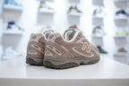 New Balance 204L Mushroom Arid Stone.