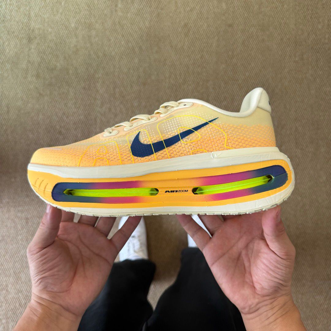 Nike Vomero Premium Alabaster.