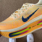 Nike Vomero Premium Alabaster.