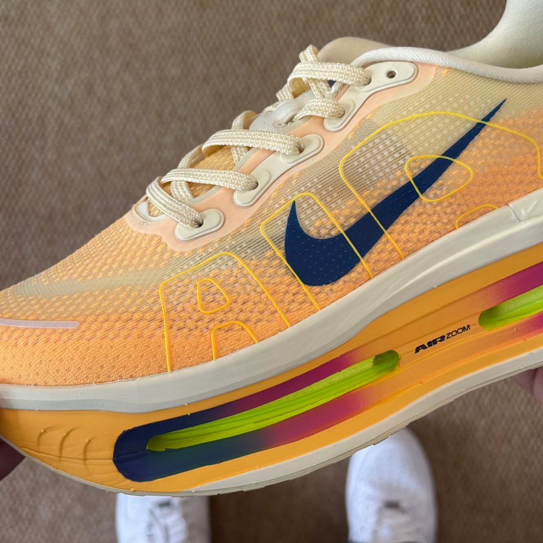 Nike Vomero Premium Alabaster.