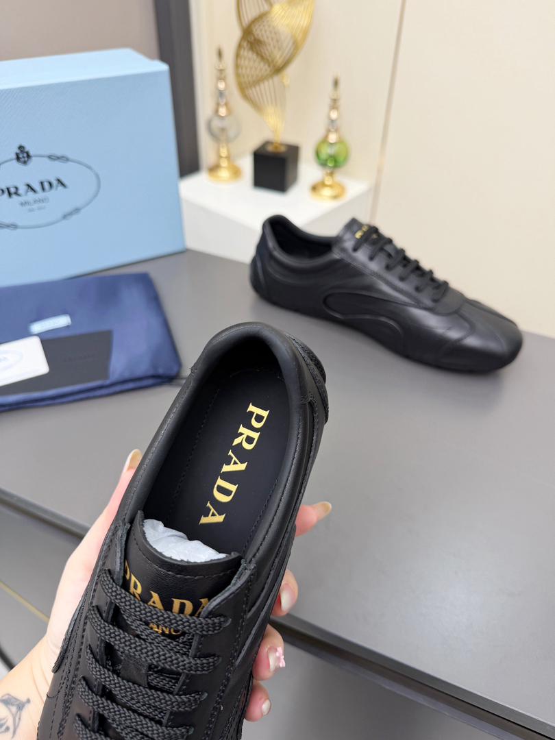 Prada Montecarlo Re-Edition Black 2005 .