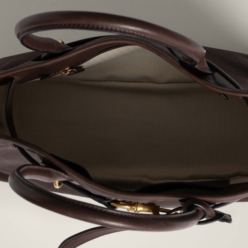 Bolsa Miu Miu Aventure em Couro Nappa