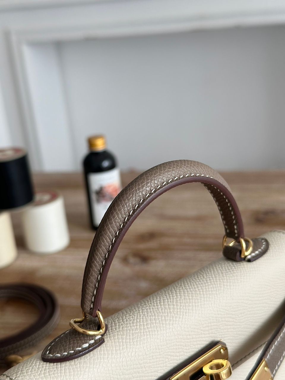 Hermès Kelly Wallet Bicolor Off White  Brown Gold Hardware .