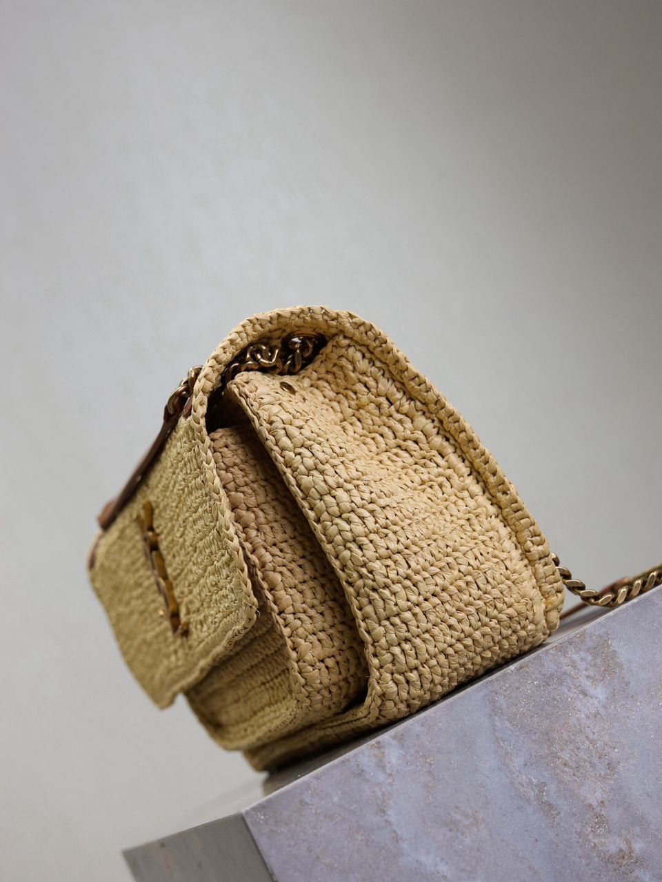 Bolsa Saint Laurent Niki Raffia Chain Medium Natural .