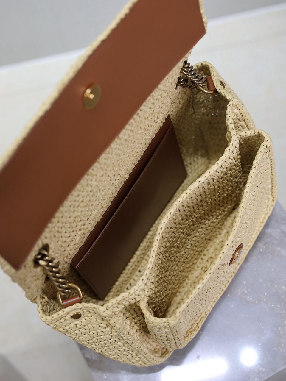 Bolsa Saint Laurent Niki Raffia Chain Medium Natural .