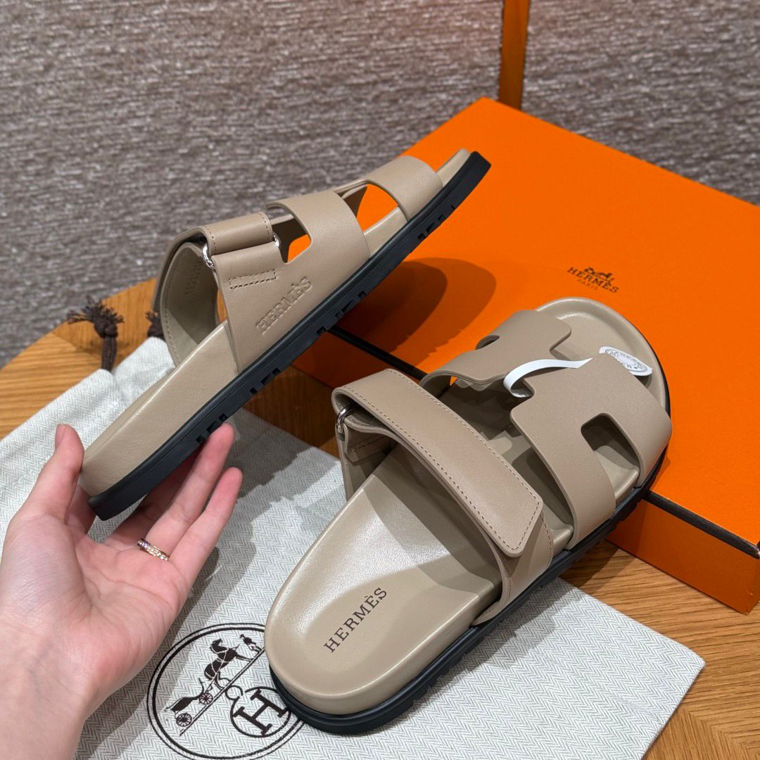 Hermès Chypre Sandal Couro Etoupe .