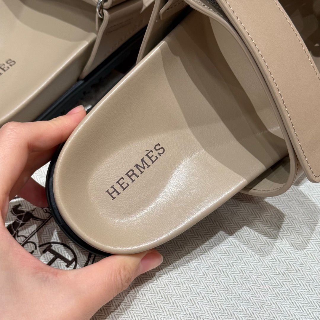 Hermès Chypre Sandal Couro Etoupe .
