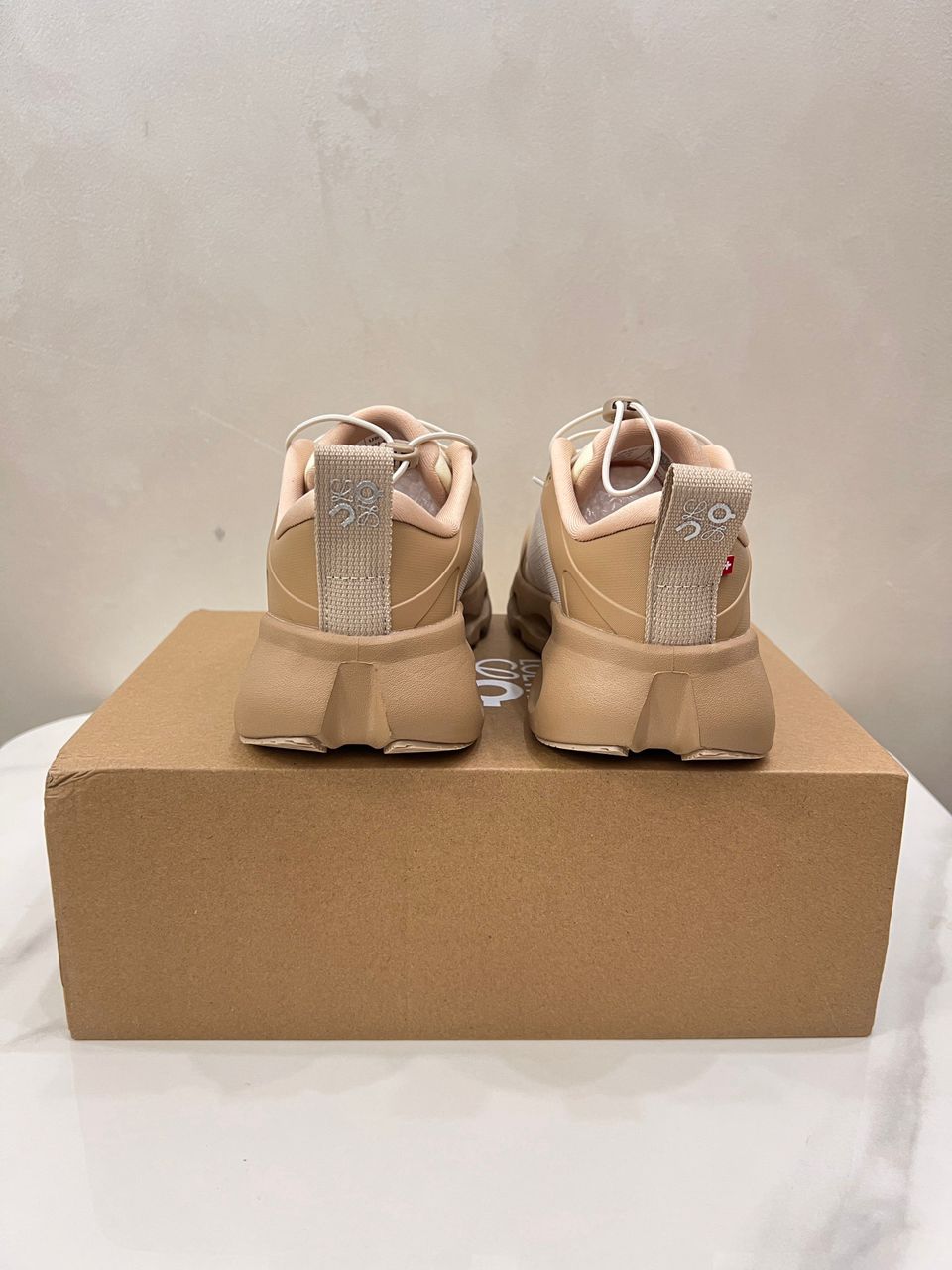 LOEWE x On Cloudsolo