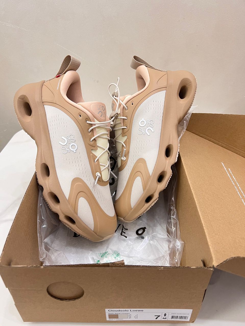 LOEWE x On Cloudsolo