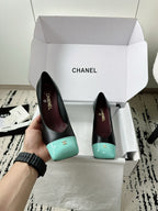 Chanel Cap-Toe Pump Preto e Verde Água .
