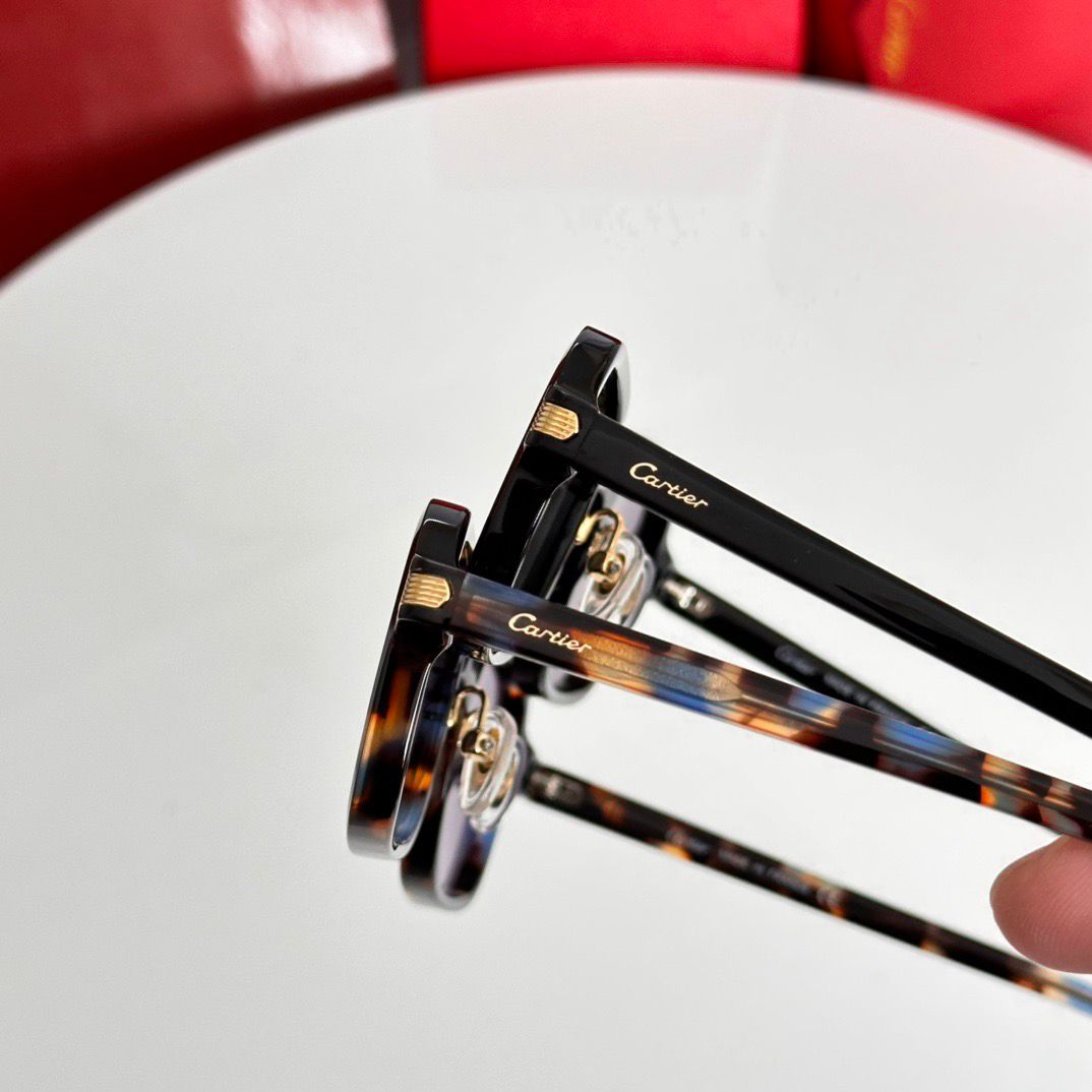 CARTIER -Cartier Signature Square Sunglasses Black Gradient .