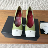 Chanel Cap-Toe Pump Verde e Branco. Salto 6,5 cm.