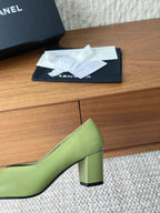 Chanel Cap-Toe Pump Verde e Branco. Salto 6,5 cm.