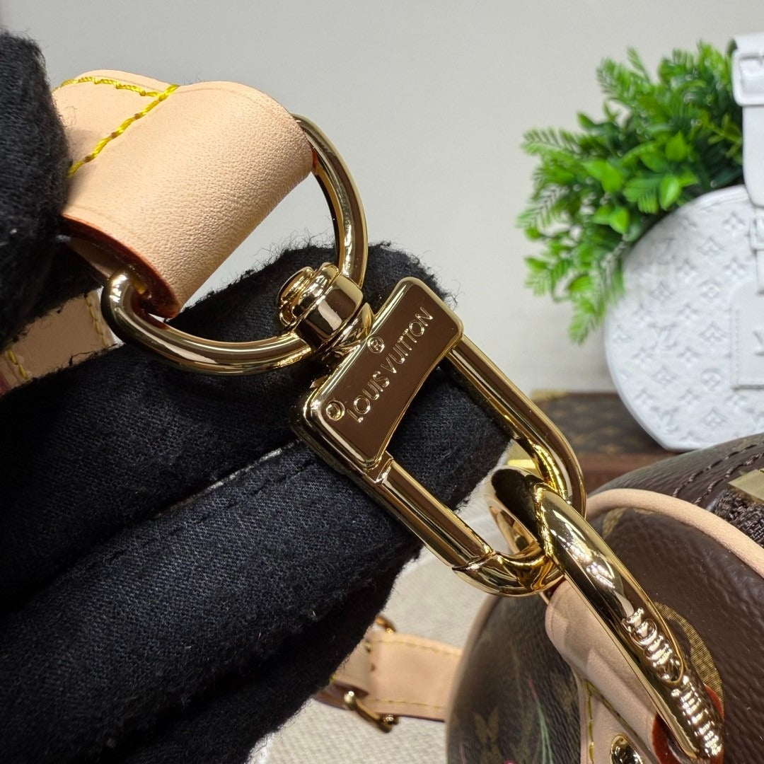 Louis Vuitton Keepall Bandoulière 45 Monogram Cherry .