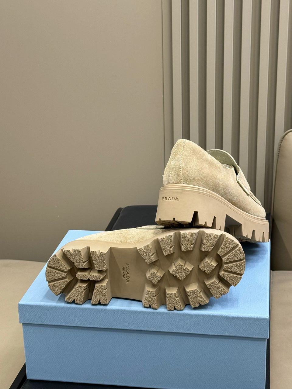 Mocassim Prada Camurça