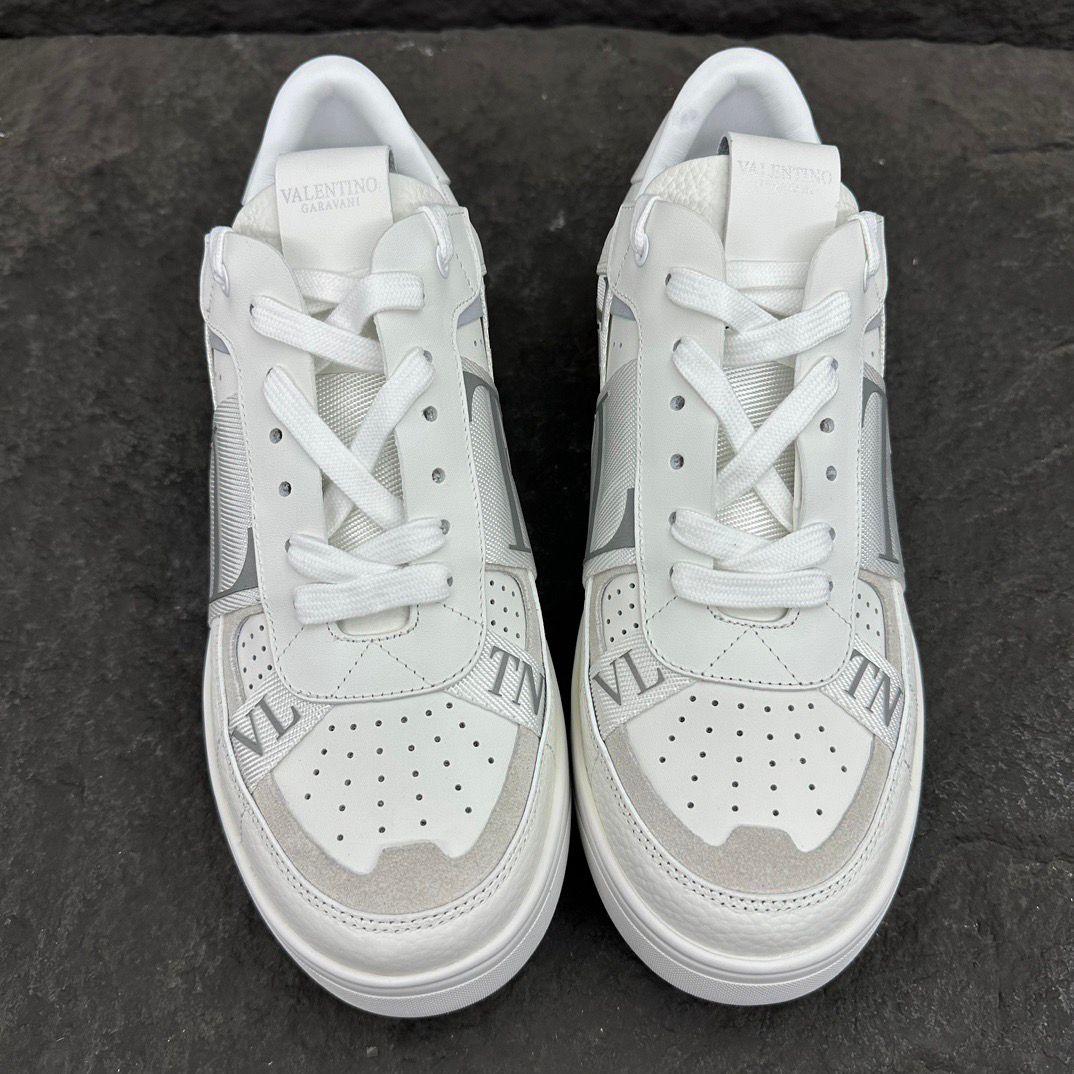 Valentino Garavani VLTN Band Sneaker Couro Branco .
