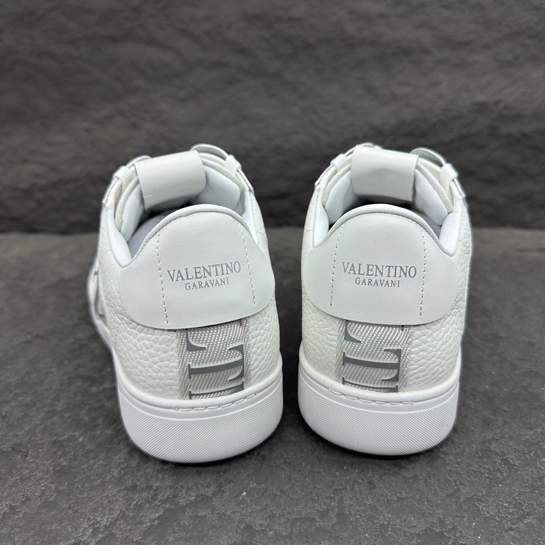 Valentino Garavani VLTN Band Sneaker Couro Branco .