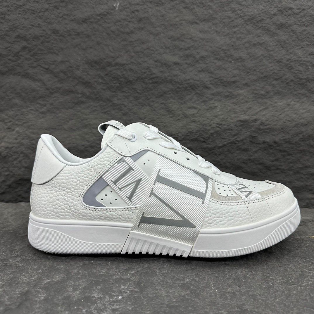 Valentino Garavani VLTN Band Sneaker Couro Branco .