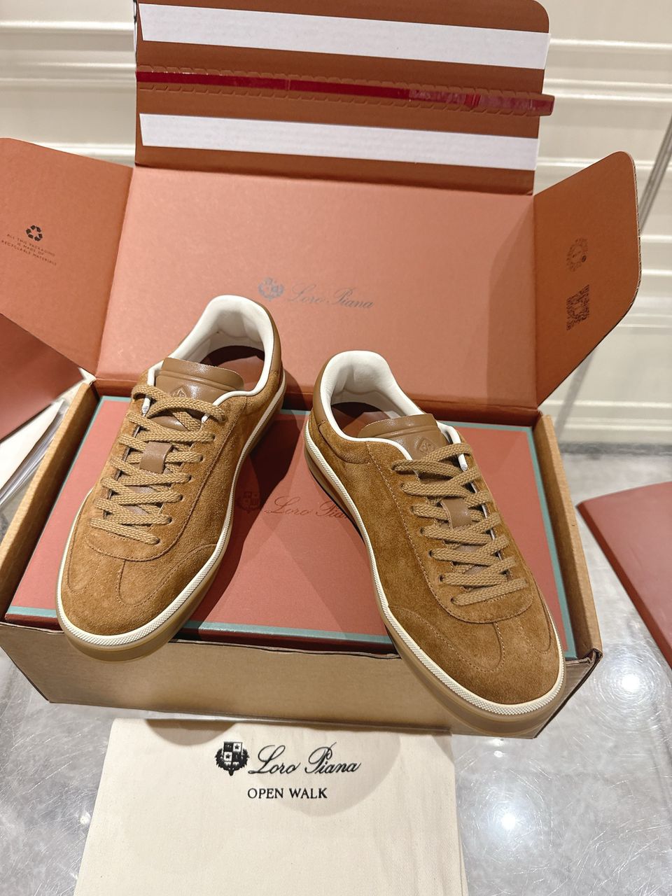 Loro Piana Walk Camurça