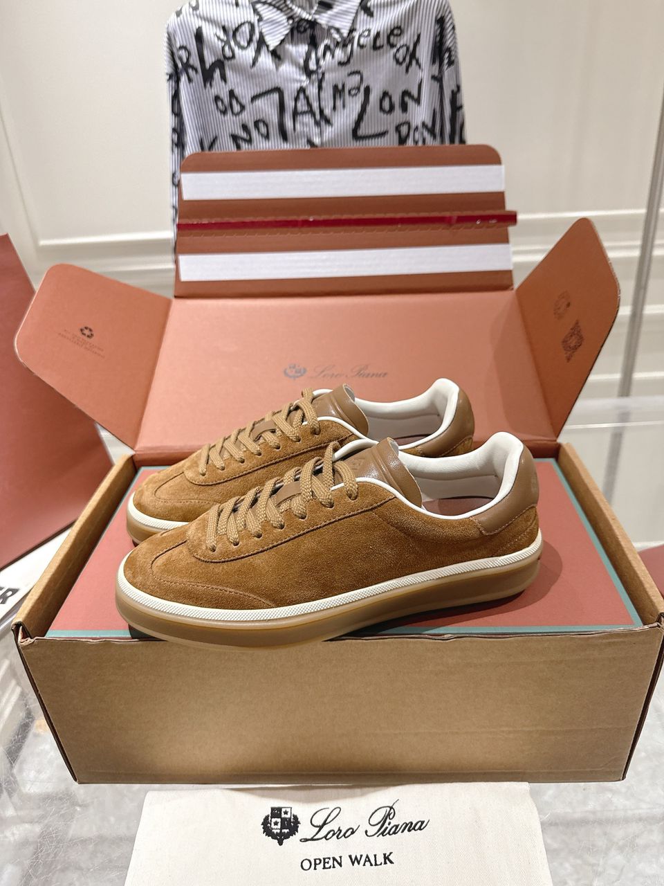 Loro Piana Walk Camurça