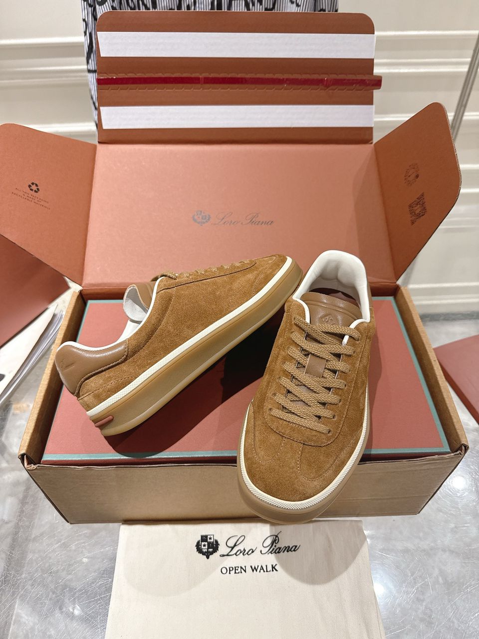 Loro Piana Walk Camurça