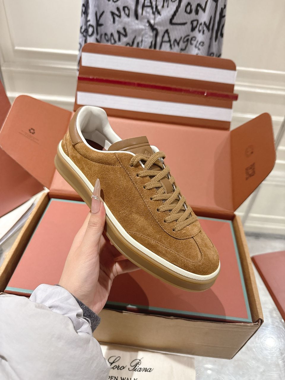 Loro Piana Walk Camurça