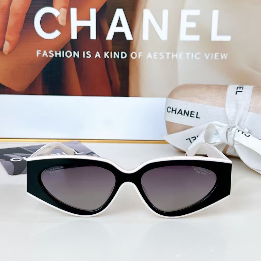 Óculos de Sol Gatinho Chanel