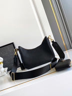 Bolsa Prada Chain Shoulder Bag Couro Preto .