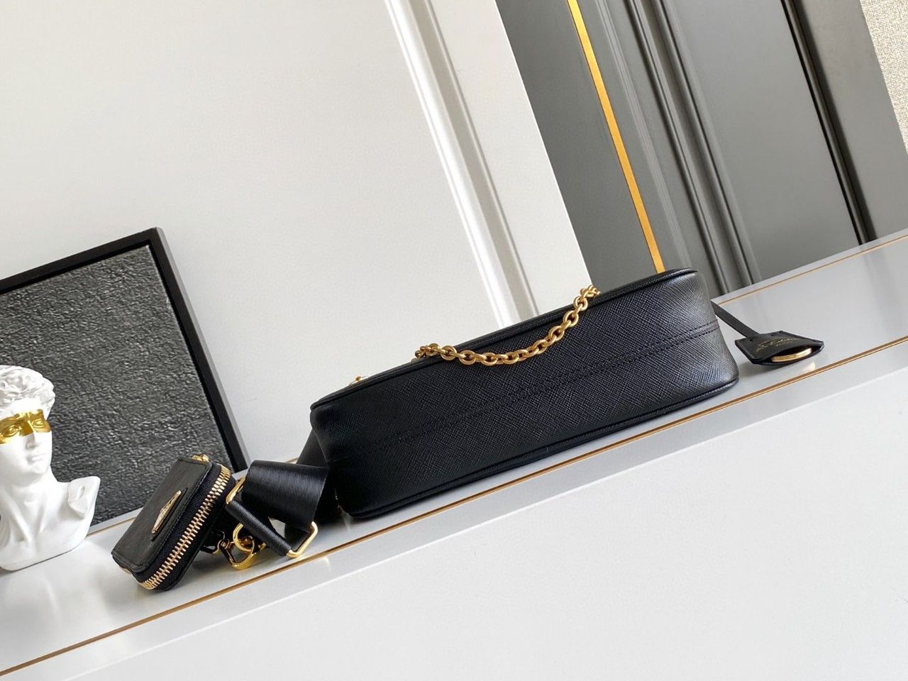 Bolsa Prada Chain Shoulder Bag Couro Preto .