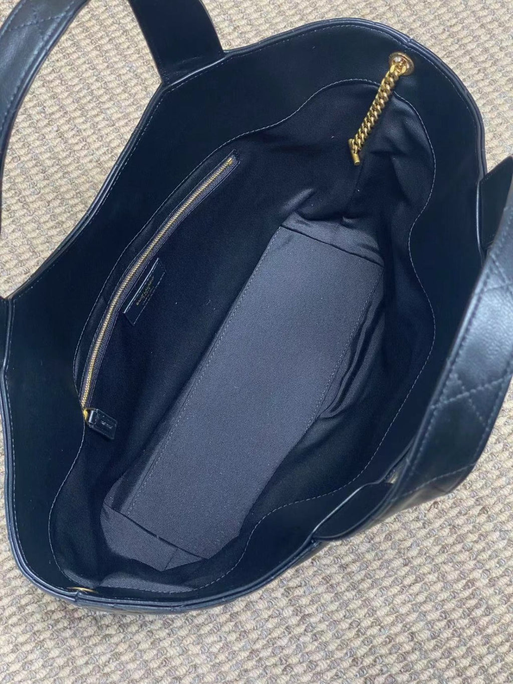 Bolsa Tote Yves Saint Laurent 46cm .