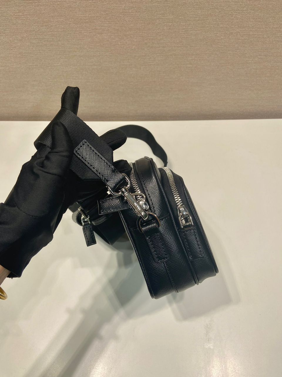 Bolsa de Ombro em Couro Saffiano da Prada