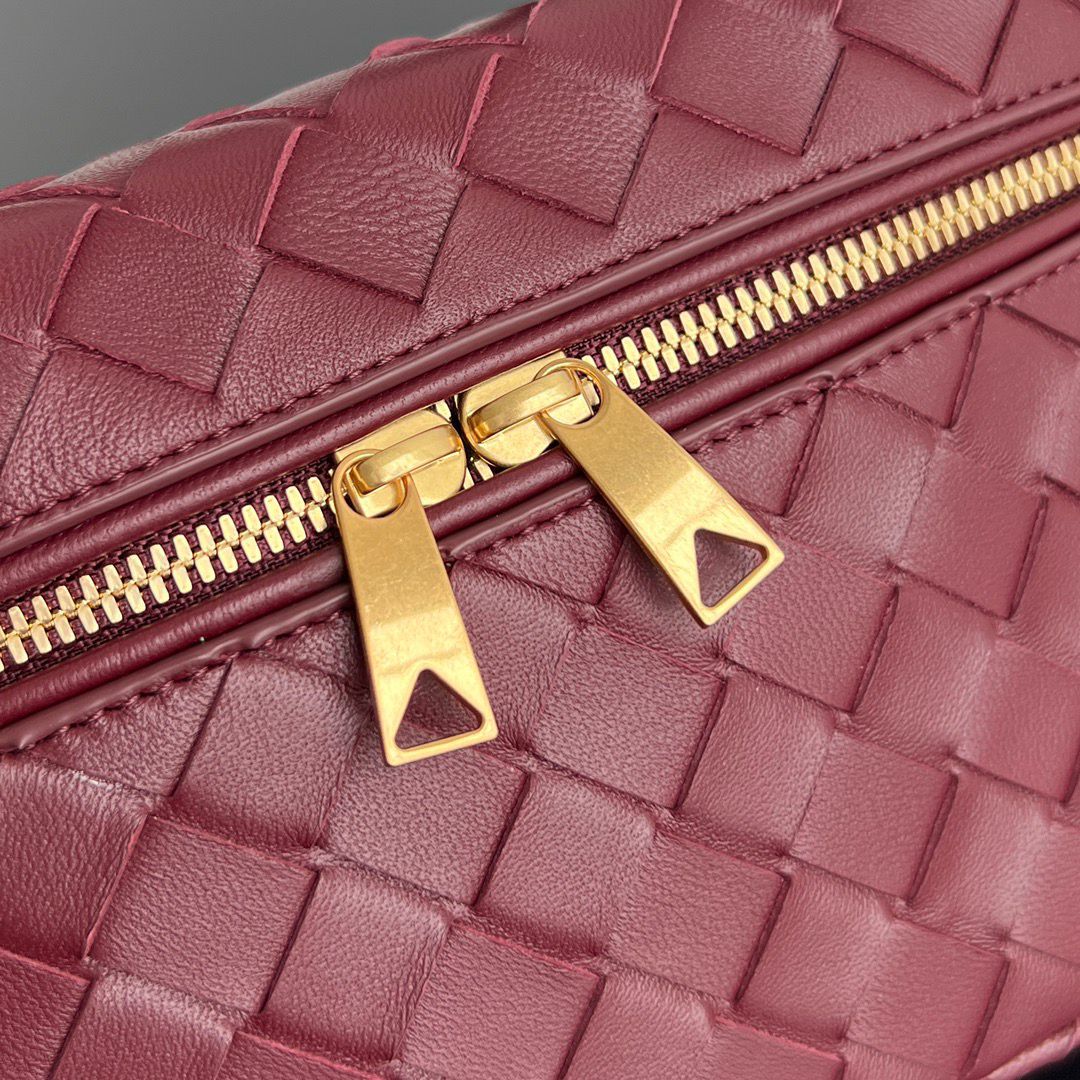 Bolsa Bottega Veneta Intrecciato Vanity Bag .