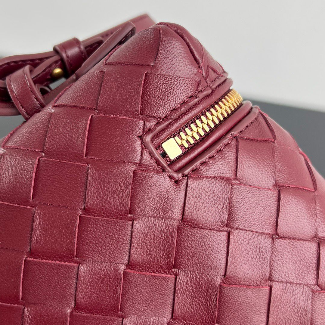 Bolsa Bottega Veneta Intrecciato Vanity Bag .