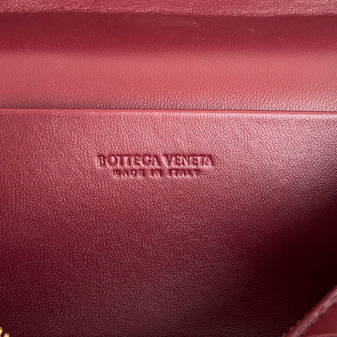 Bolsa Bottega Veneta Intrecciato Vanity Bag .