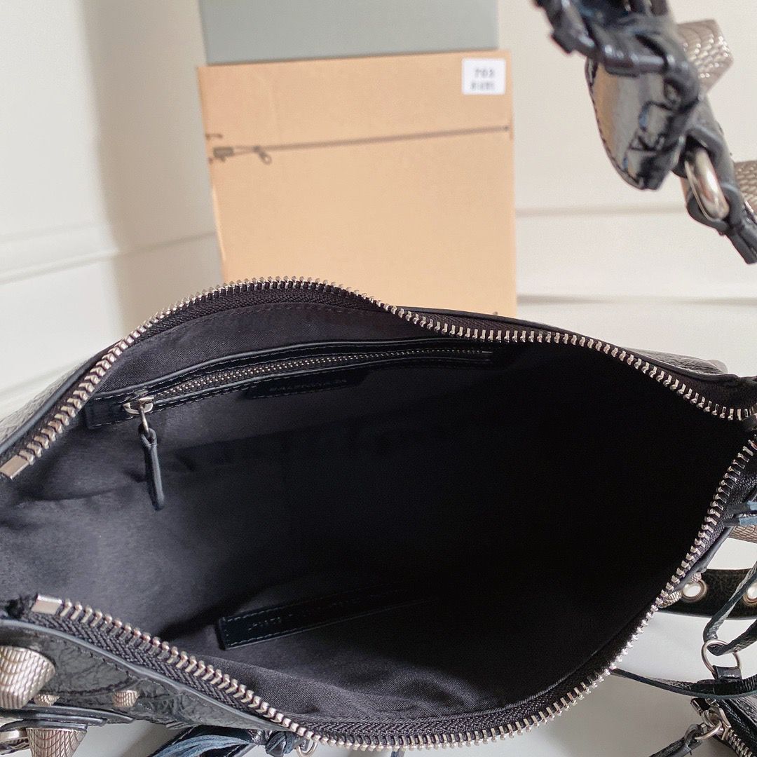 Balenciaga Le Cagole Shoulder Bag preta .