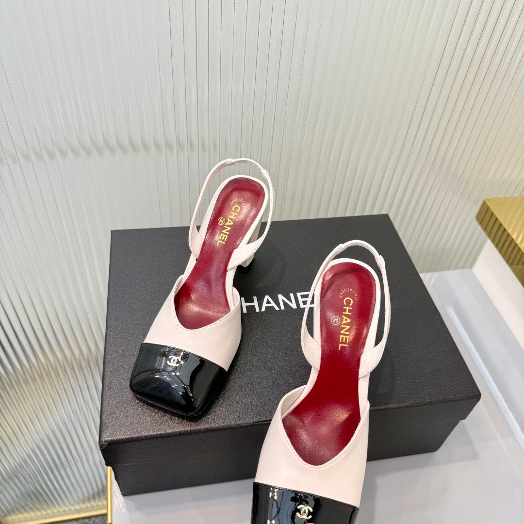 Chanel Slingback Block Heel  Beige & Black  Patent. Salto 9 cm.
