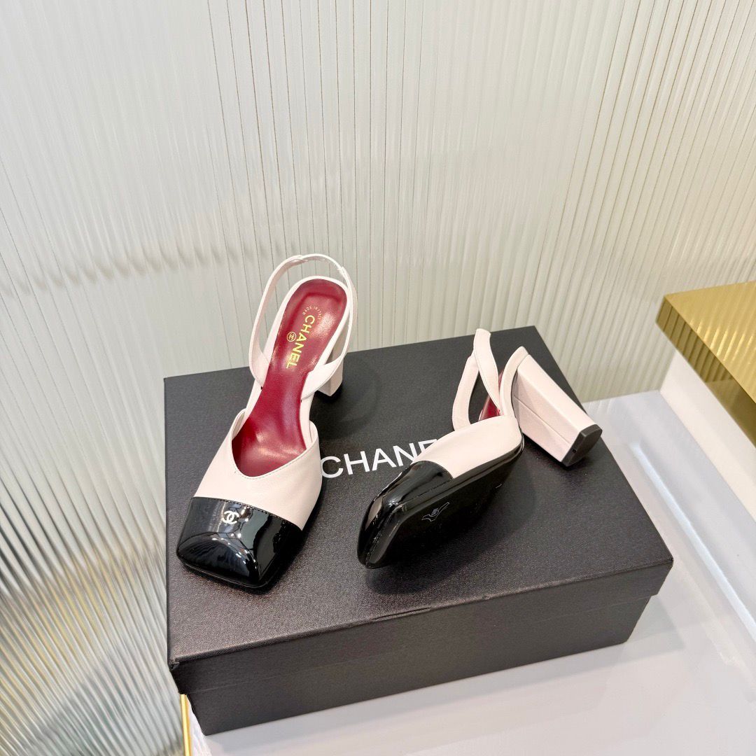 Chanel Slingback Block Heel  Beige & Black  Patent. Salto 9 cm.