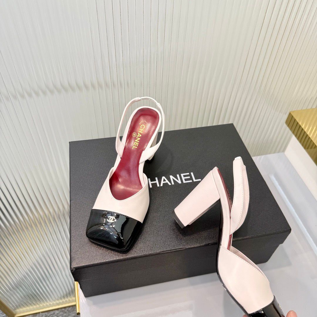Chanel Slingback Block Heel  Beige & Black  Patent. Salto 9 cm.