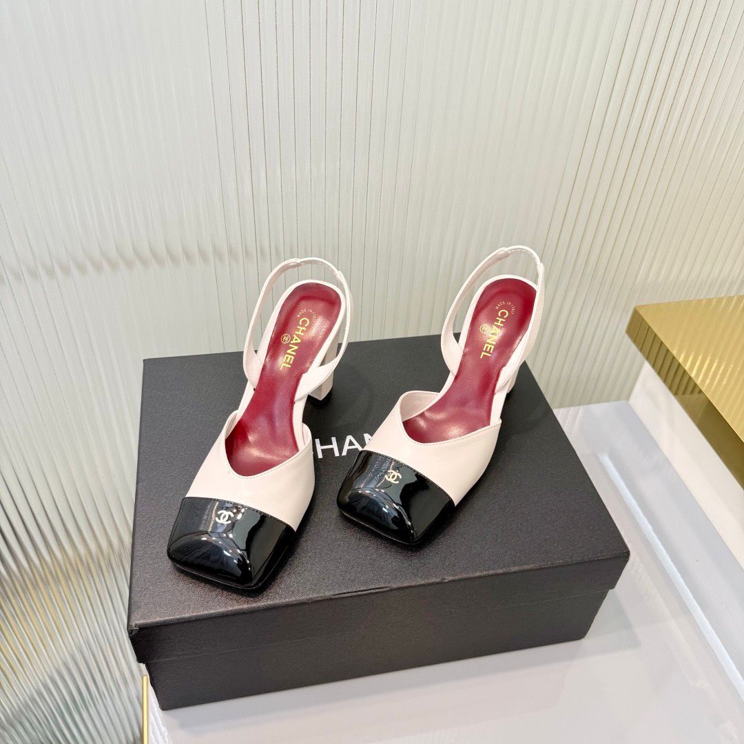 Chanel Slingback Block Heel  Beige & Black  Patent. Salto 9 cm.